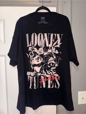 Warner Bros. Looney Tunes Black Tee with White Label Print